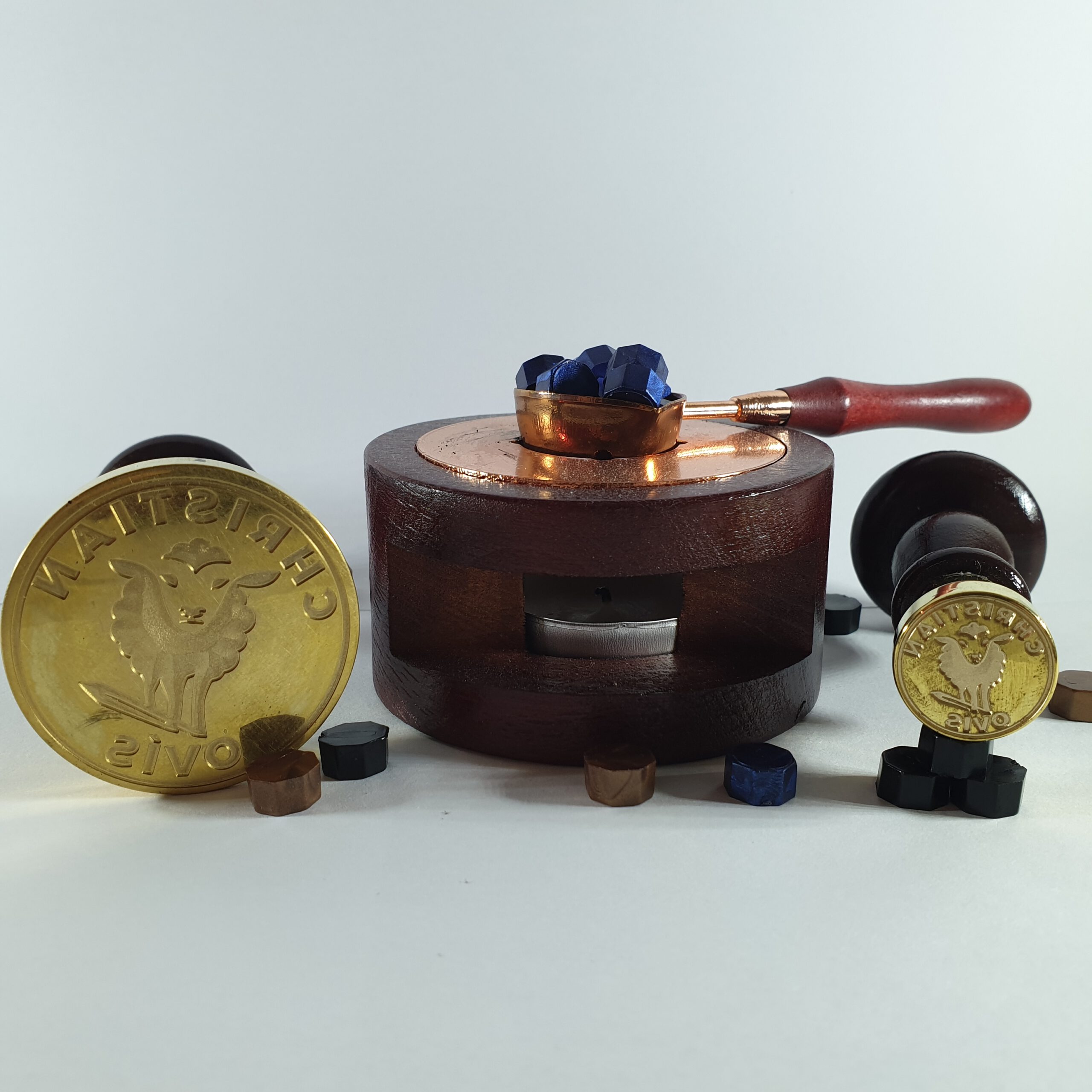Christian Ovís wax-seal tools and process